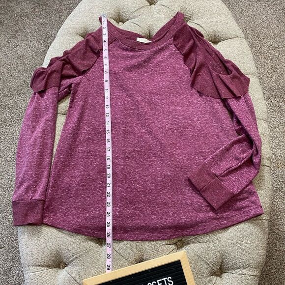 ‎Ruffled Cold Shoulder Sweatshirt - Picture 6 of 7